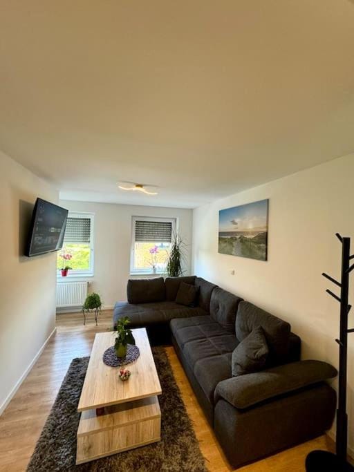 Communal lounge/ TV room, TV and multimedia, Living room, Seating area, Evening entertainment