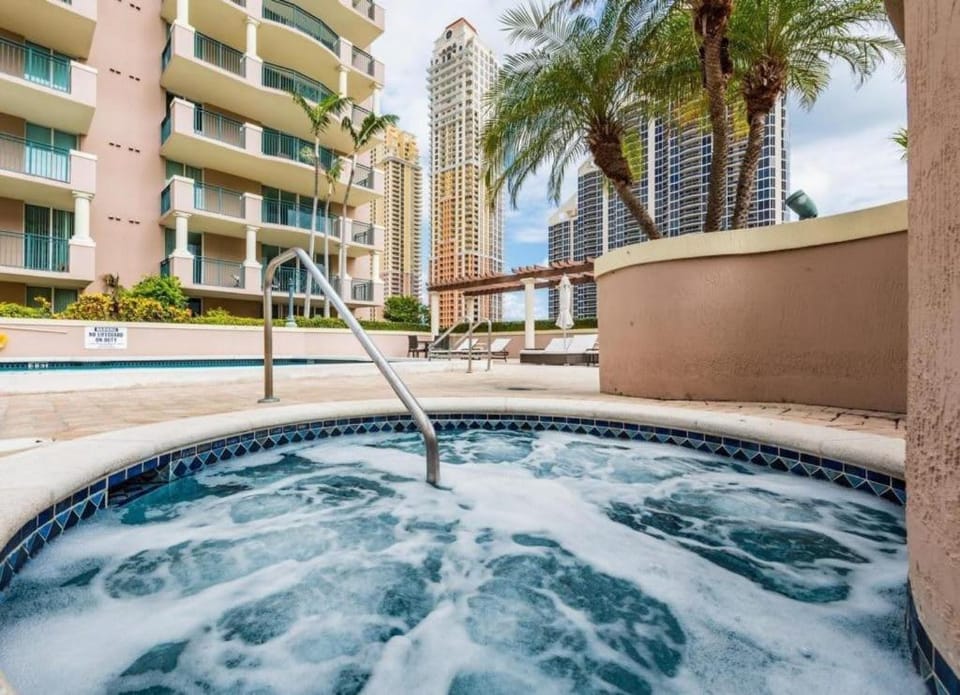 Modern 2 BDR at King David with Ocean View Apartment in Sunny Isles Beach