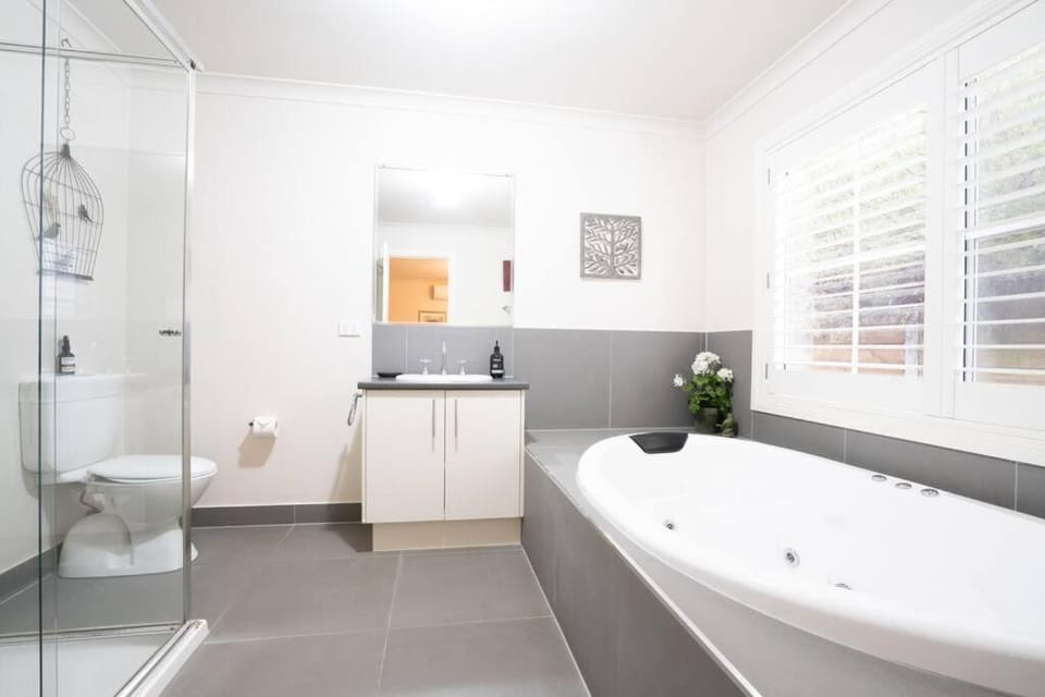 Shower, Bathroom, Bath, towels