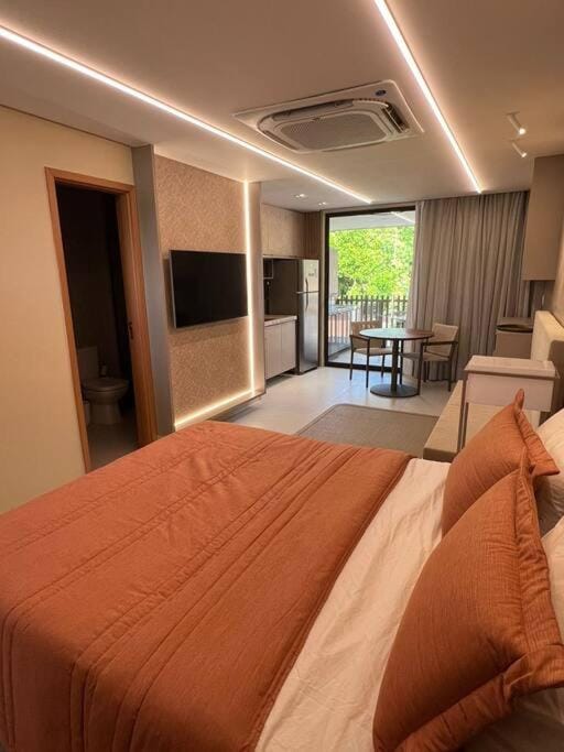 Bed, TV and multimedia, Photo of the whole room