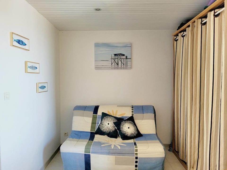 Canet-en-Roussillon T2, 4 pers, Clim, face mer - FR-1-794-106 Apartment in Canet-en-Roussillon