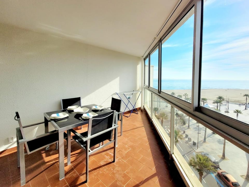 Canet-en-Roussillon - T2 Alcôve - 4 pers - Parking - Loggia - Ascenseur - 1 étoile - FR-1-794-119 Apartment in Canet-en-Roussillon