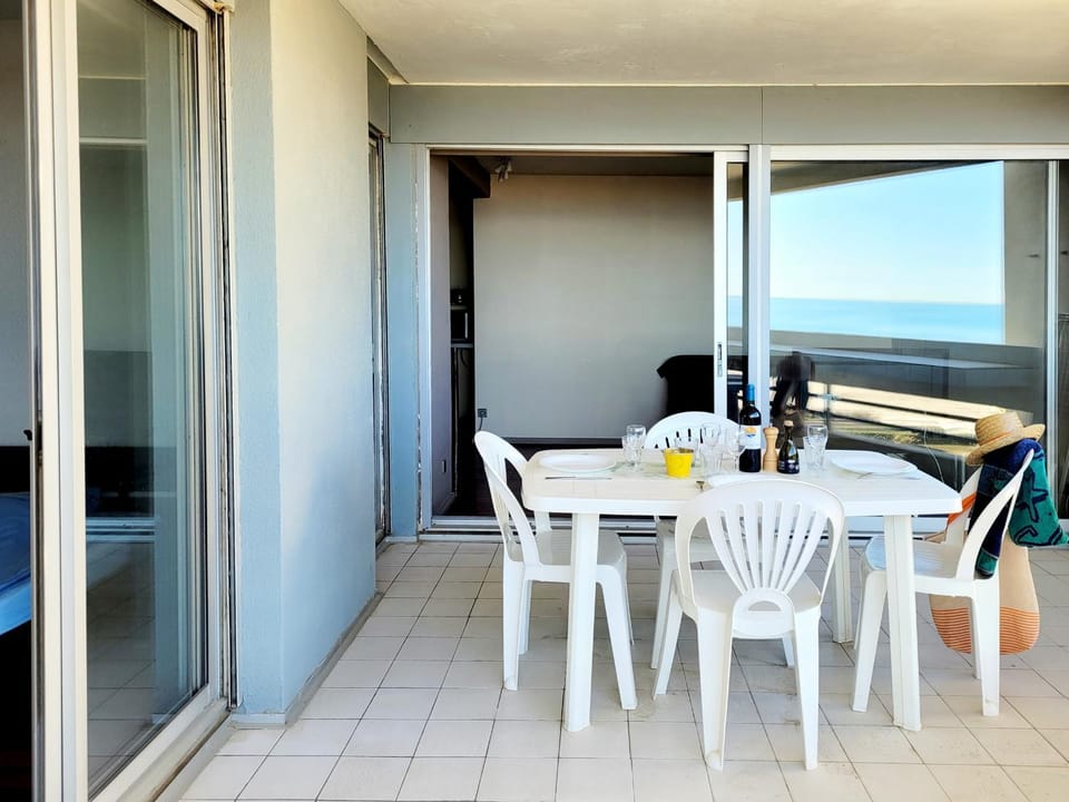 Canet-en-Roussillon T2 moderne 4 pers, accès plage, WiFi, box privé - FR-1-794-110 Apartment in Canet-en-Roussillon