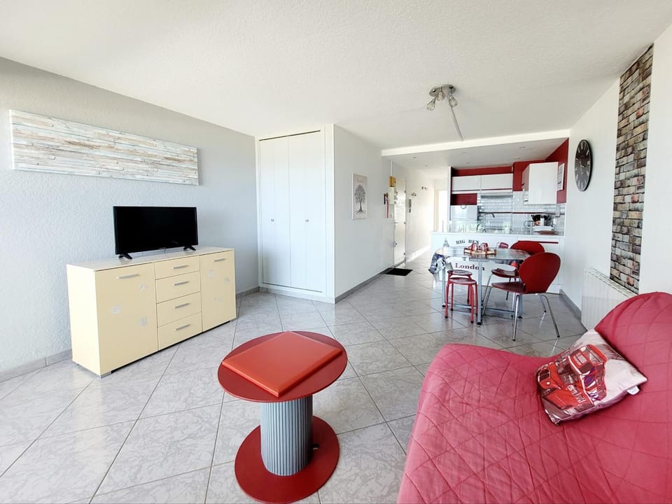 Canet-en-Roussillon - 4 pers - T2 - Clim - Loggia vue mer - Parking - FR-1-794-125 Apartment in Canet-en-Roussillon