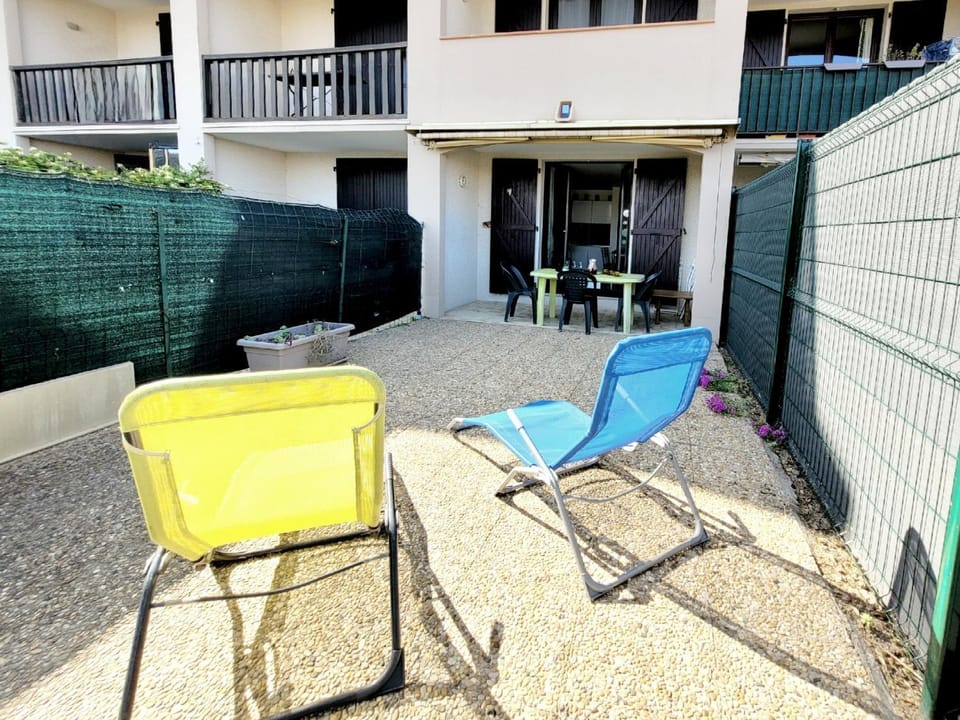 Studio Cabine Moderne RDC - Terrasse - Parking - Proche Plage - FR-1-794-140 Cabin in Canet-en-Roussillon