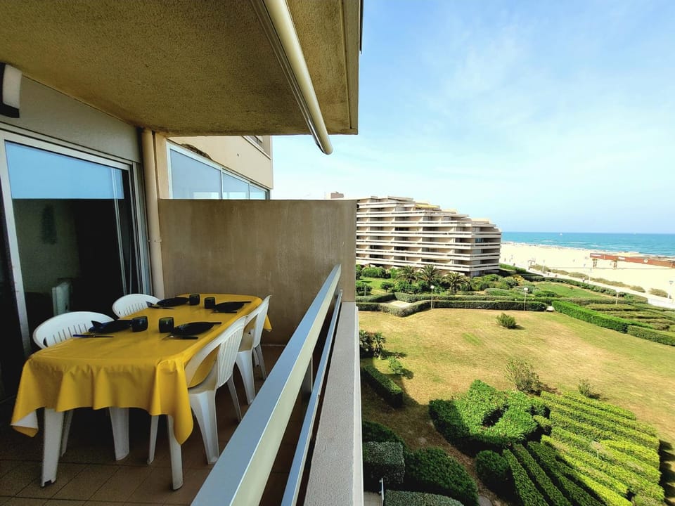 Canet-en-Roussillon - Studio cabine 4/5 pers - bord de mer avec parking - FR-1-794-144 Cabin in Canet-en-Roussillon