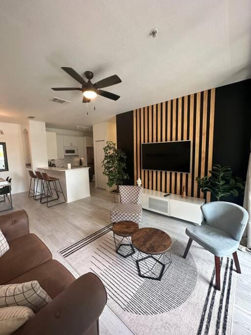 Charming 2bd apartament minutes away from disney Apartment in Four Corners