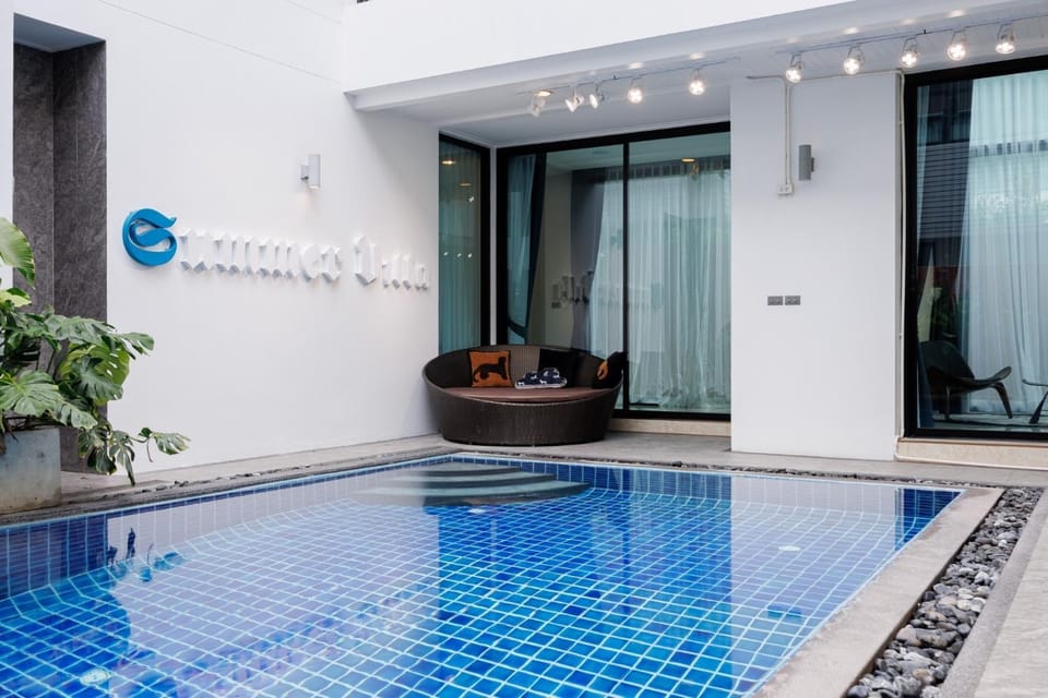 曼谷市中心七卧室独栋豪华泳池别墅 Villa in Bangkok