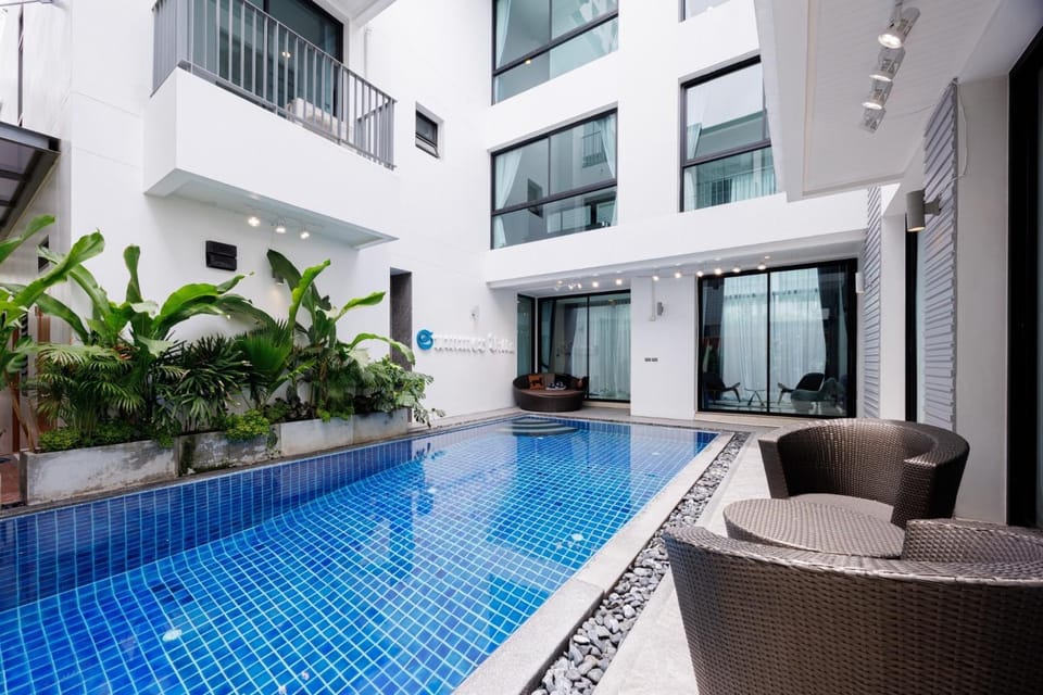 曼谷市中心七卧室独栋豪华泳池别墅 Villa in Bangkok