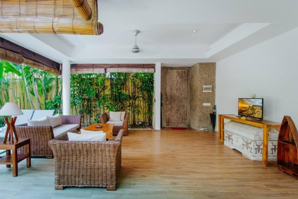 Cozy & Private 1 Bed Pool Villa in Trendy Umalas Villa in North Kuta