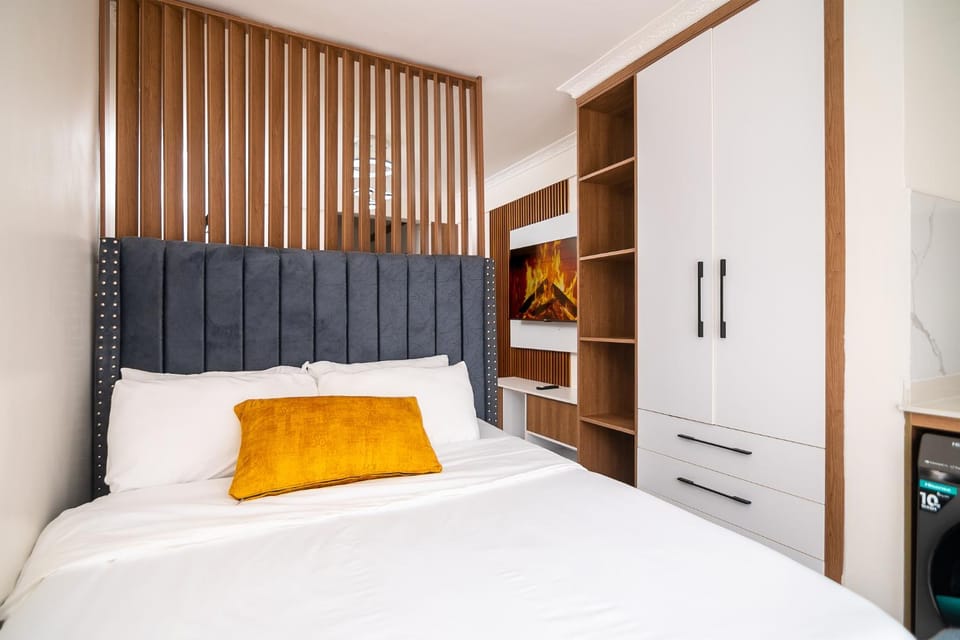 Bed, Photo of the whole room, Bedroom, wardrobe
