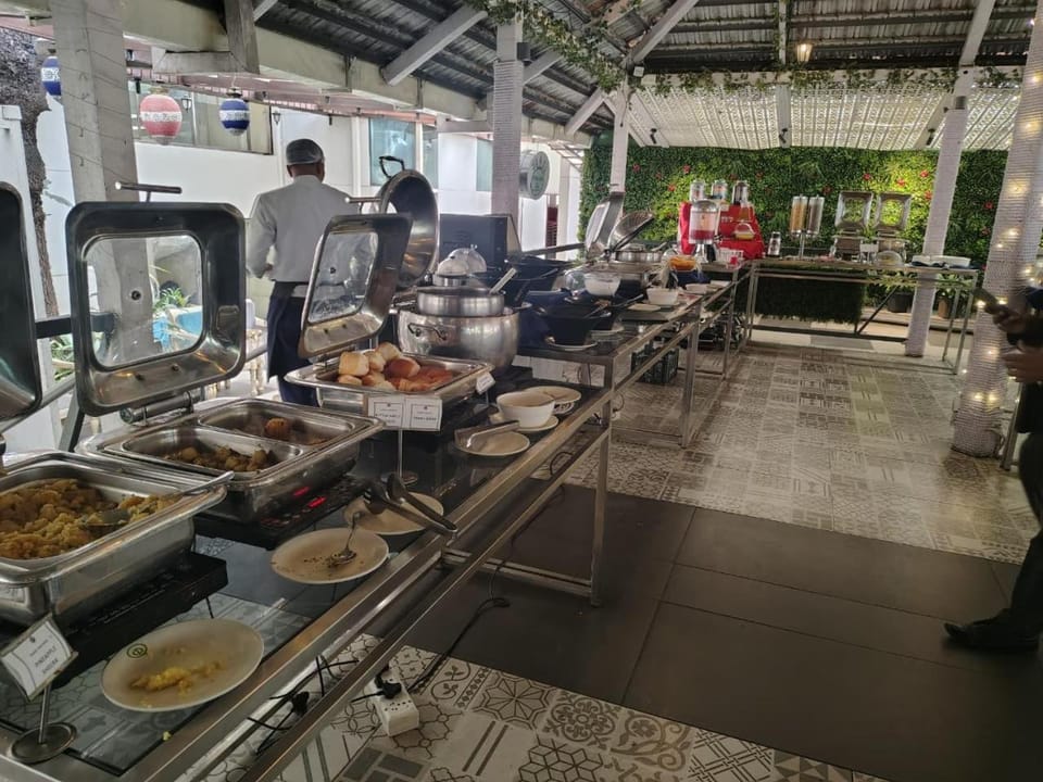 Breakfast, Buffet breakfast