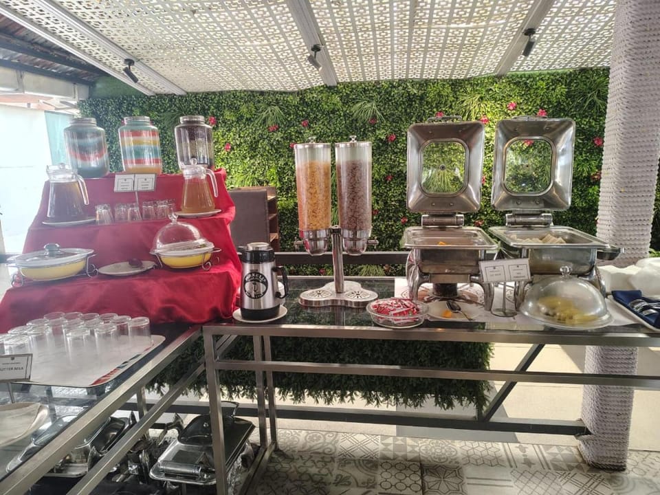Breakfast, Buffet breakfast