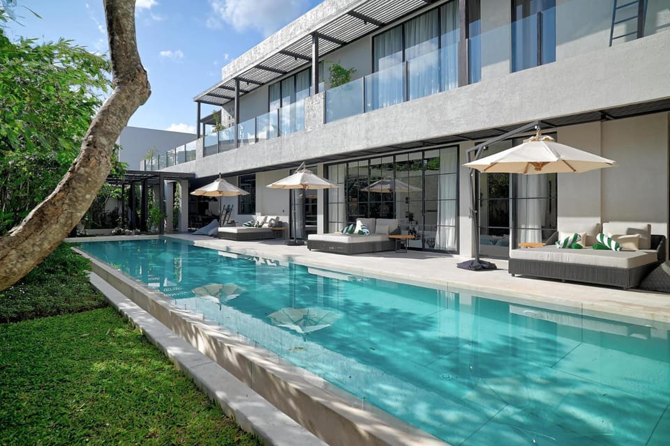 Floor plan, Pool view, Swimming pool, sunbed