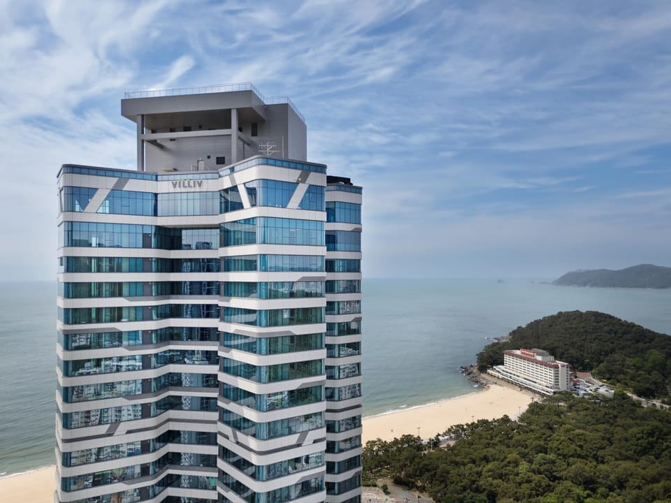 Facade/entrance, Natural landscape, Beach, Sea view