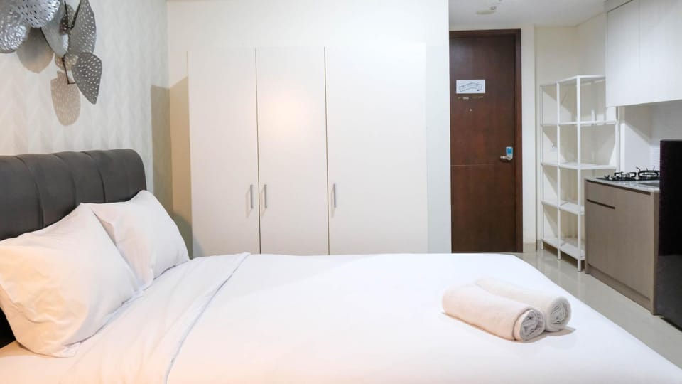 Elegant and Best Choice Studio at Grand Sungkono Lagoon Apartment By Travelio Apartment in Surabaya