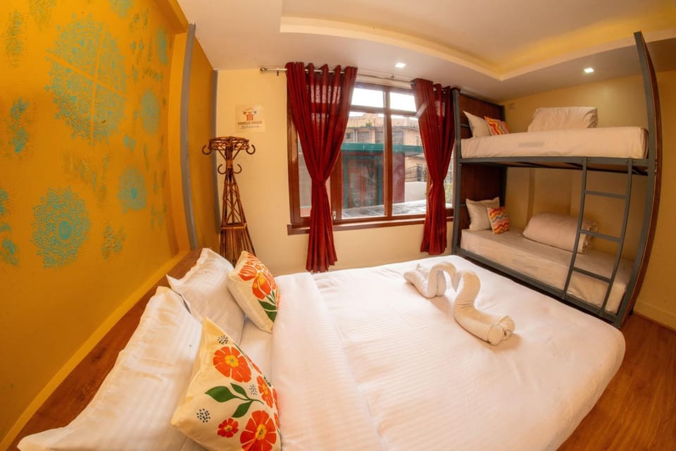 Bed, Photo of the whole room, Bedroom, bunk bed, towels