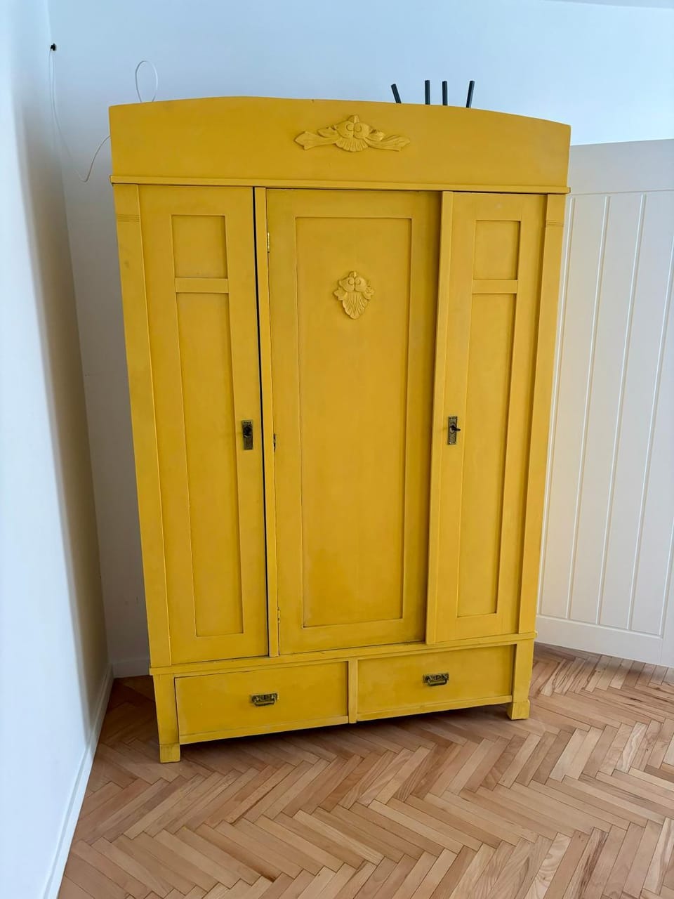 Living room, wardrobe