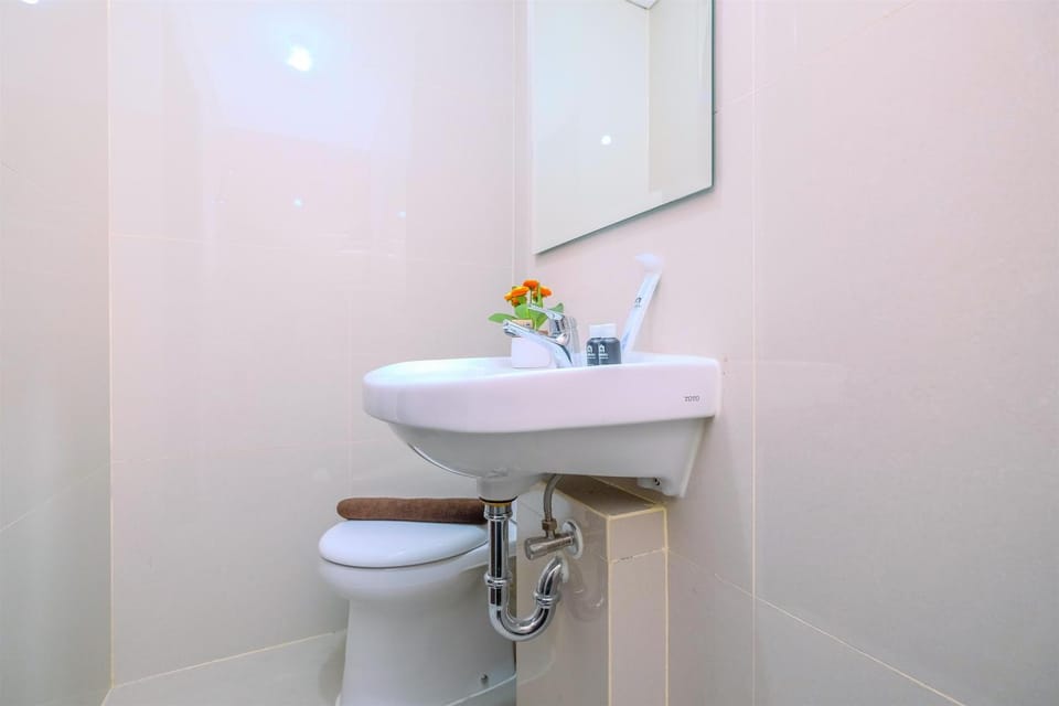 Cozy and Homey Studio Room Transpark Cibubur Apartment By Travelio Apartment in West Java