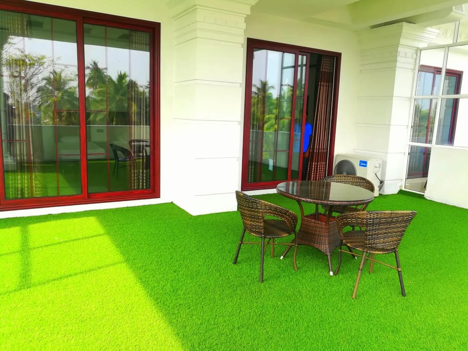 Seating area, Garden view