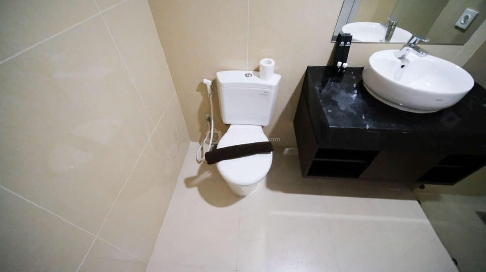 Bed, Bathroom