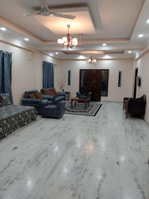 6BHK AC Home for families in Prime Loc Hyderabad Villa in Hyderabad