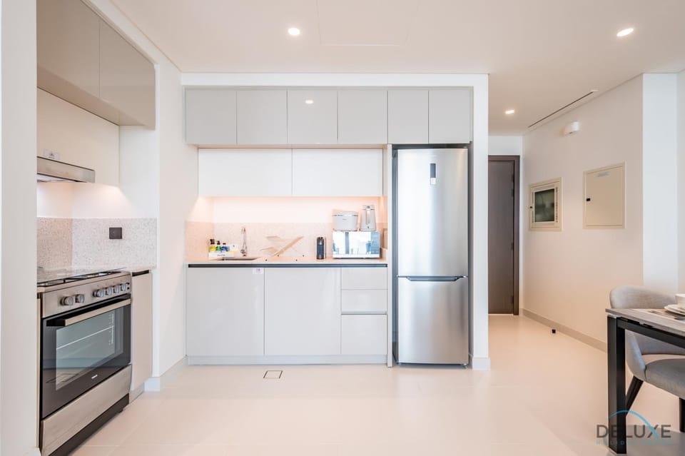 Coffee/tea facilities, Kitchen or kitchenette, oven, stove, toaster