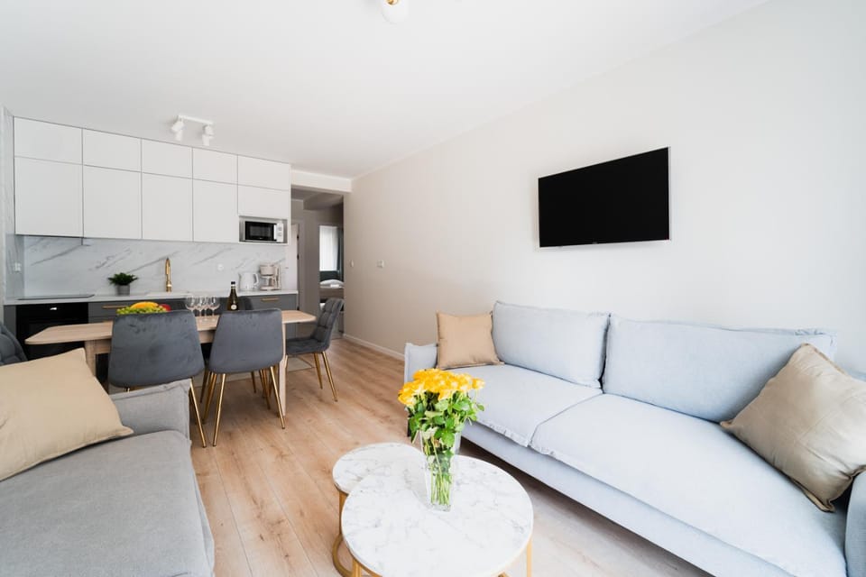 TV and multimedia, Kitchen or kitchenette, Living room, Seating area, Dining area, Evening entertainment
