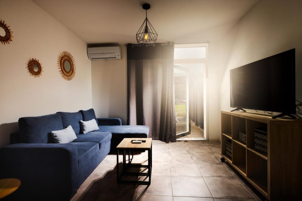 TV and multimedia, Living room, air conditioner
