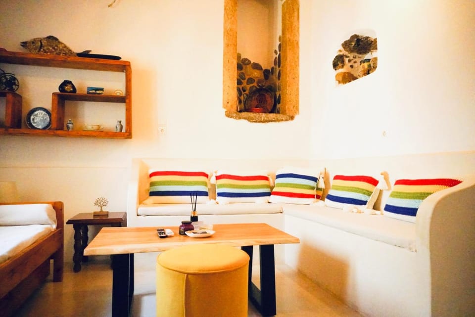 Case De Drymona 1 House in Islands