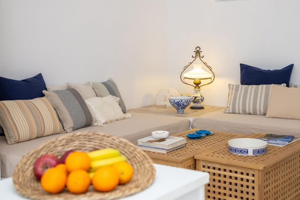 Bed, Living room