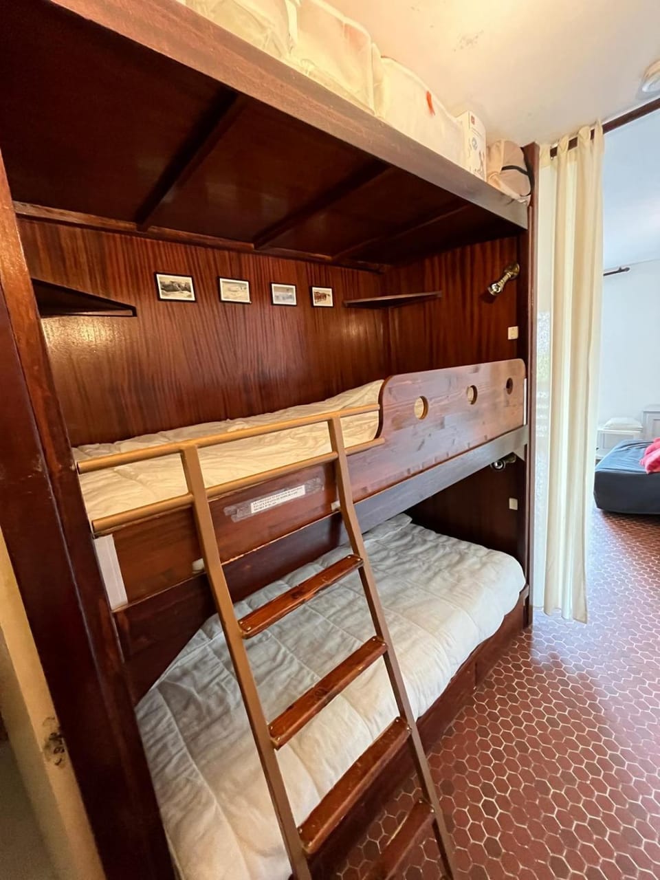 bunk bed