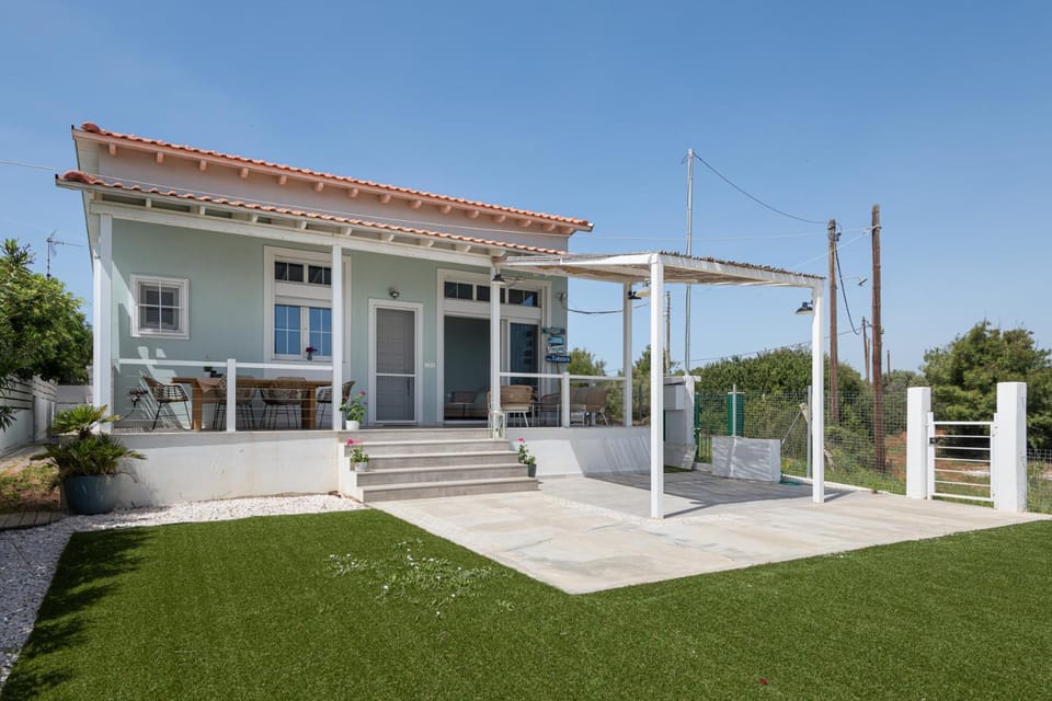 Property building, Day, Garden, Garden, Garden view