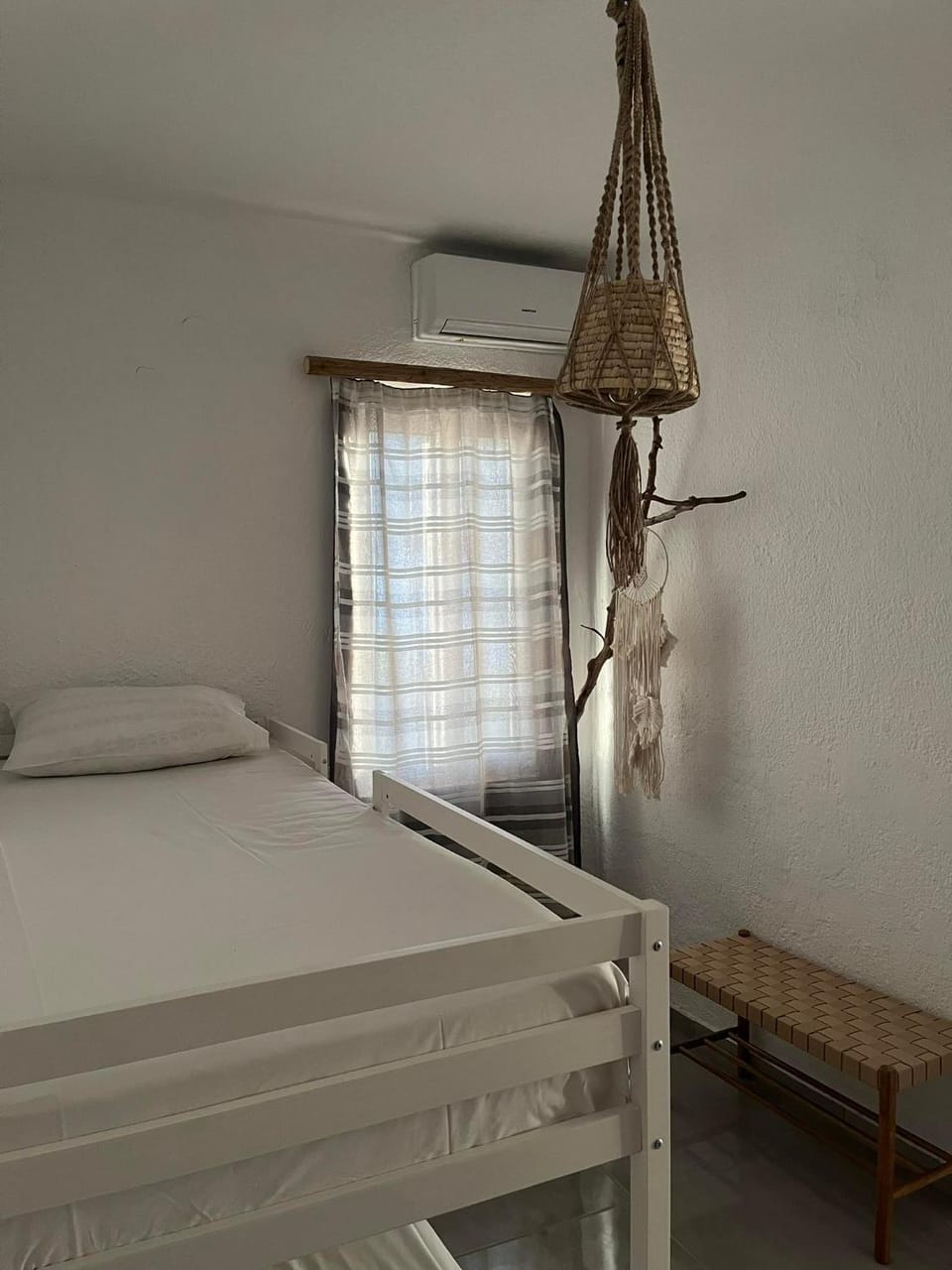 Bed, Photo of the whole room, Bedroom, bunk bed, air conditioner