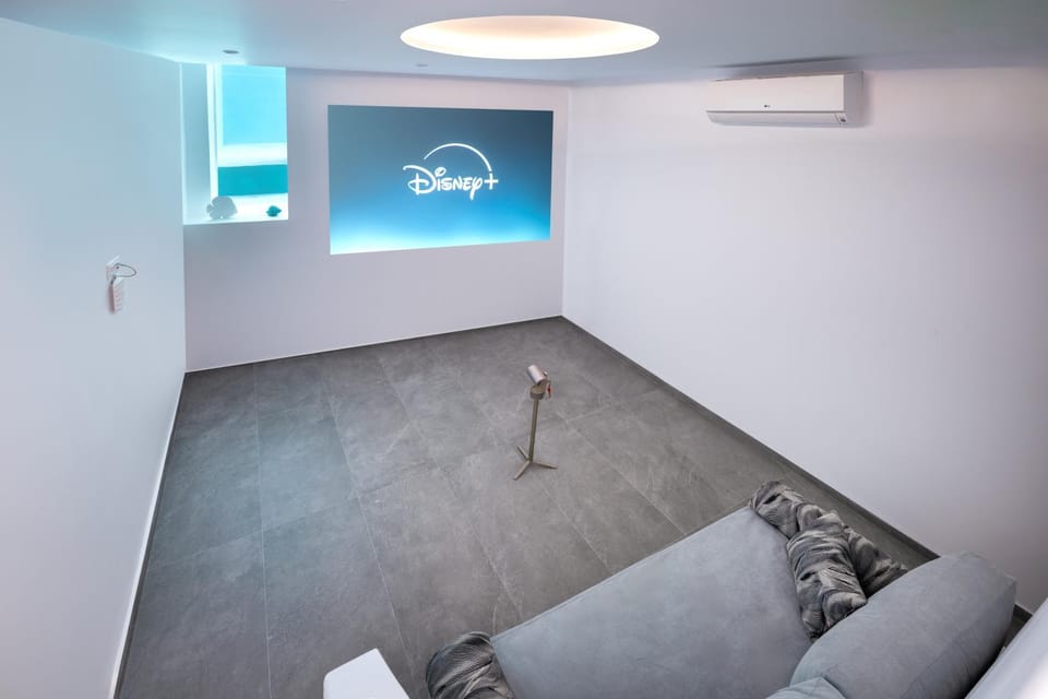 Bed, Game Room, Game Room, Karaoke, Snorkeling, TV and multimedia, View (from property/room), Photo of the whole room, Evening entertainment, Bedroom, Pool view, Pool view, Swimming pool, Swimming pool, Entertainment, VIP, air conditioner