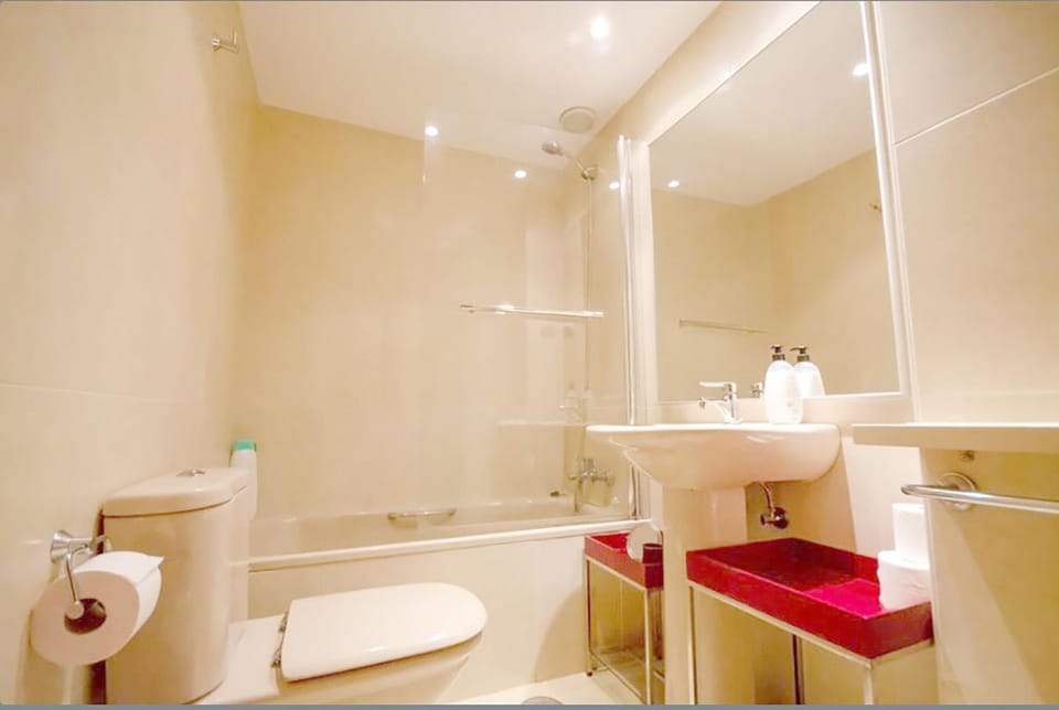 Bathroom, Bath, bidet, towels
