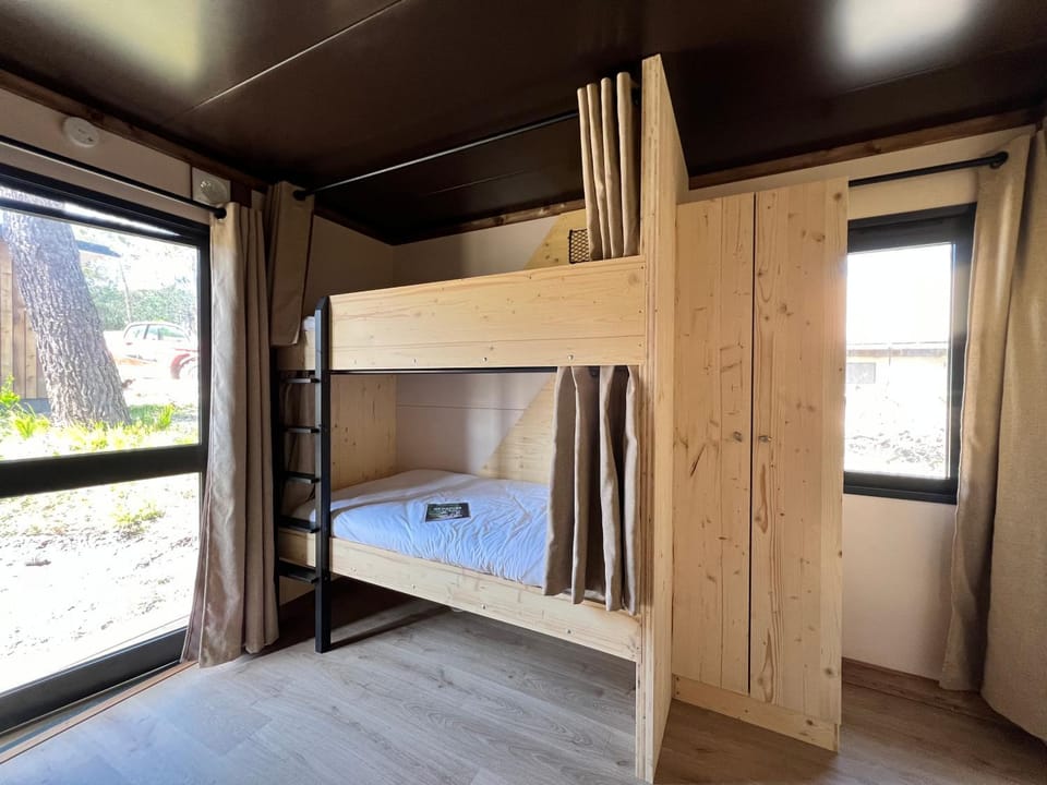 Bed, bunk bed