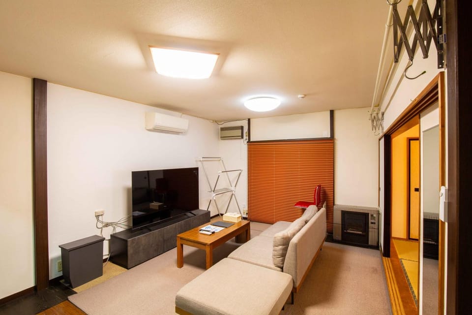 TV and multimedia, Living room, air conditioner
