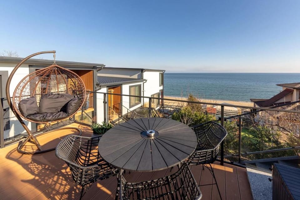 Day, View (from property/room), Balcony/Terrace, Seating area, Beach, Sea view