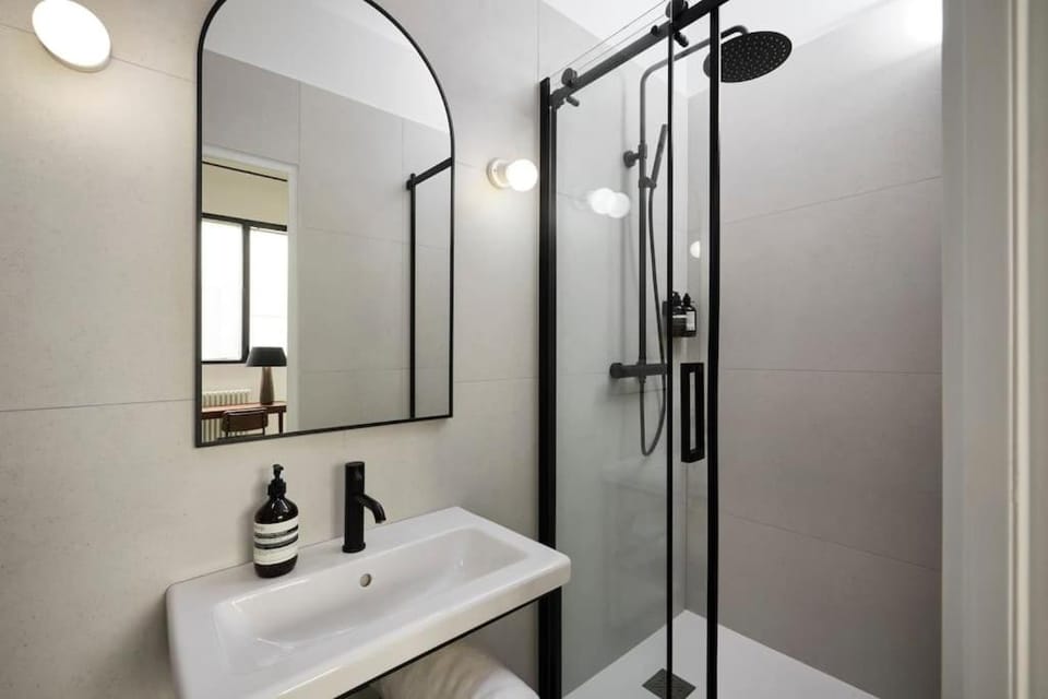 Shower, Bathroom, towels