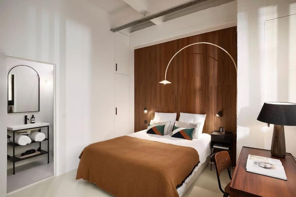 Bed, Photo of the whole room, Bedroom, wardrobe