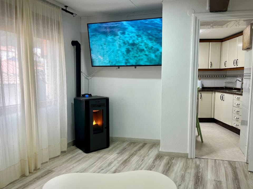 TV and multimedia, Living room, fireplace