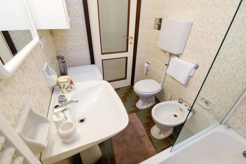 Shower, Toilet, Bathroom, bidet