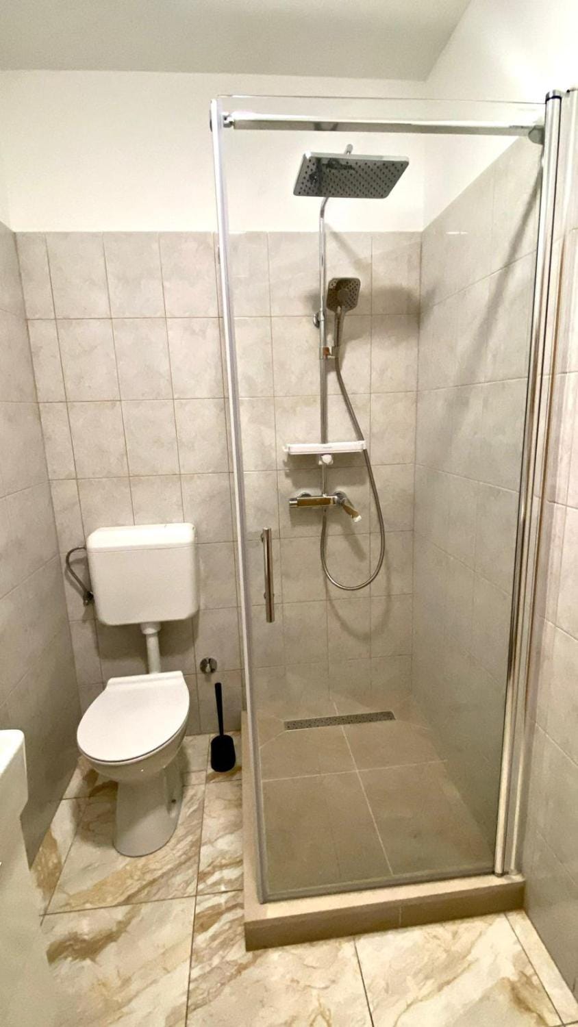 Shower, Toilet, Bathroom