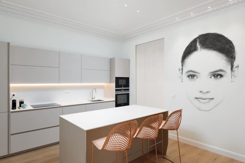 “Mondrian” new, ac, design lovers, near La Concha Apartment in San Sebastian
