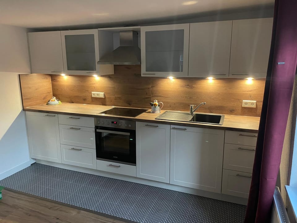Kitchen or kitchenette, Living room