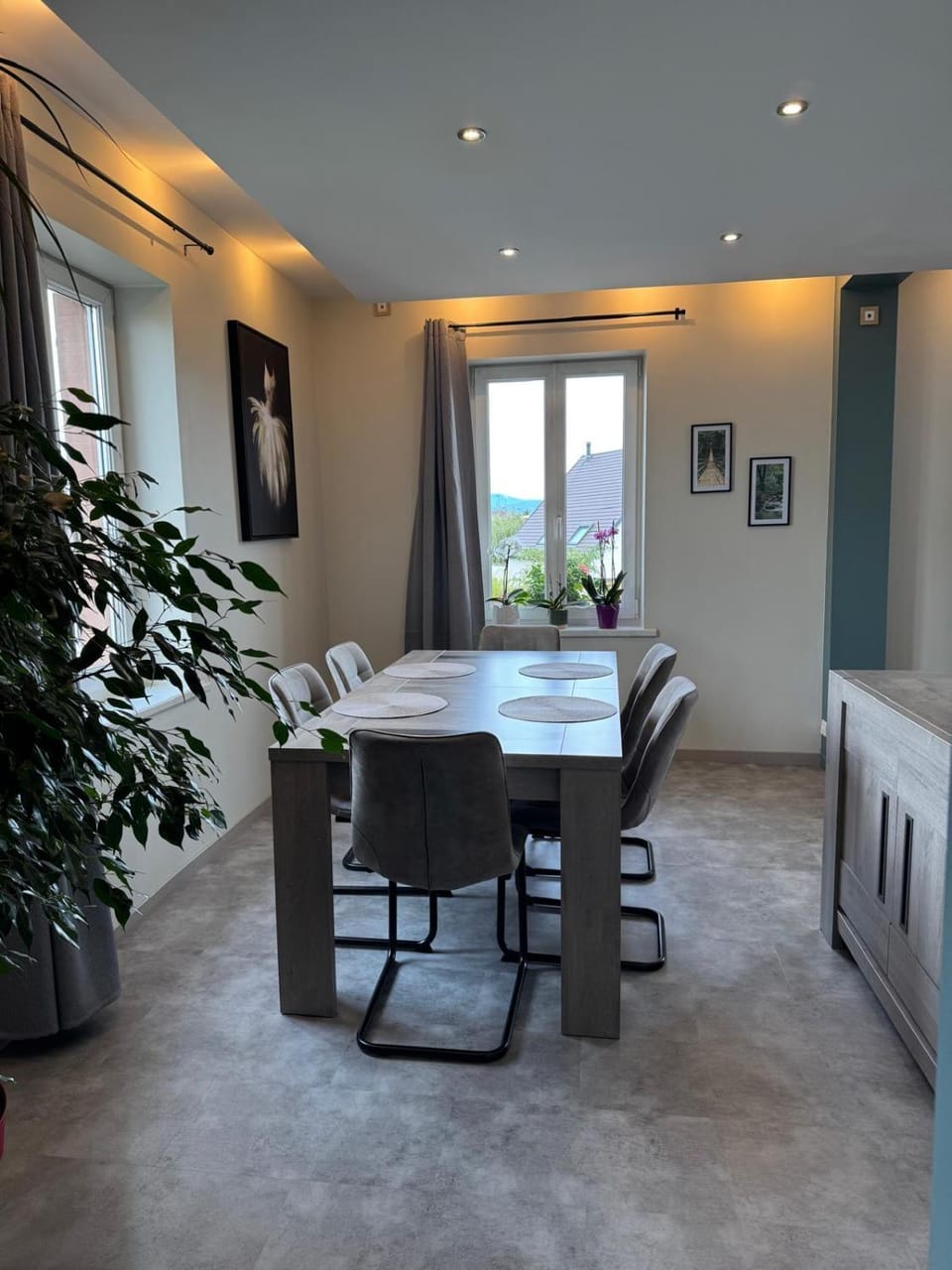 Living room, Dining area
