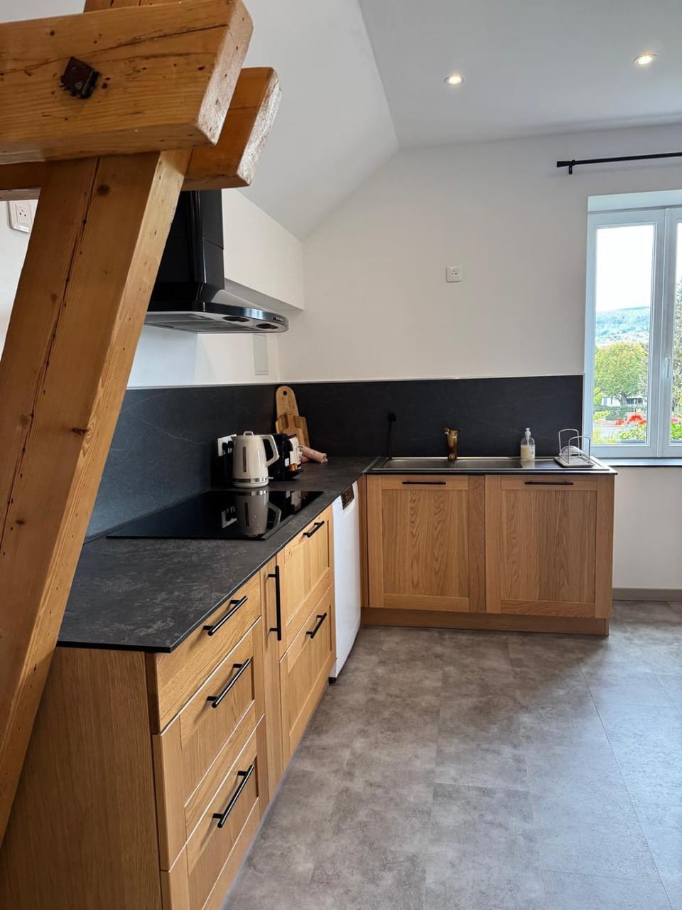 Kitchen or kitchenette