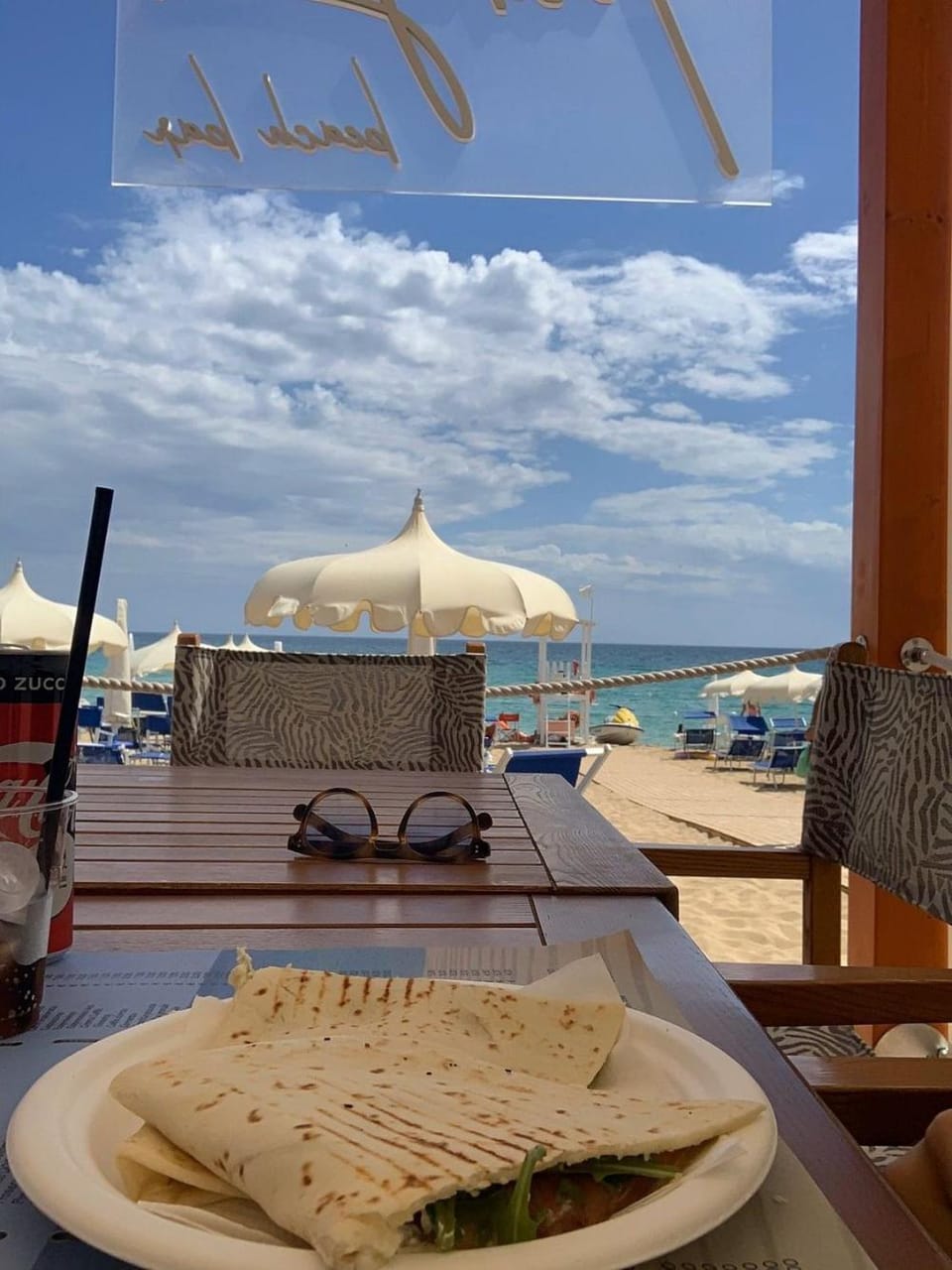 Restaurant/places to eat, Food close-up, Natural landscape, Activities, Lounge or bar, Food and drinks, Other, Decorative detail, Beach, Guests, Guests, Landmark view, Lunch, Drinks, group of guests, group of guests, Family
