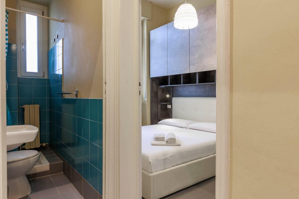 Bed, Bathroom